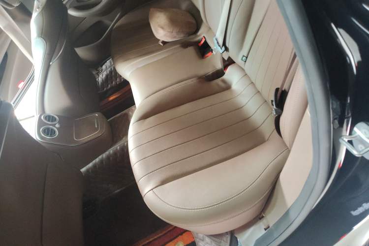 Used Mercedes-Benz E-Class 2023 Updated E 300 L Luxury Edition Left Rear Seat