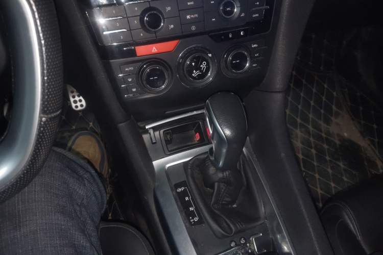 Used DS 6 2014 1.6T Luxury Edition THP200