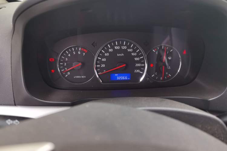 Used CHANGAN Alsvin V5 2012 1.5L Manual Sport Version China IV Standard
