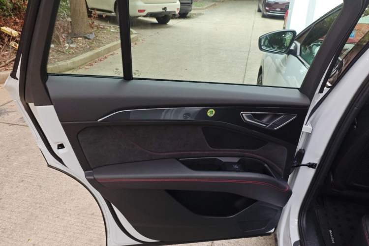 Used Audi Q5 e-tron 2022 40 e-tron Starlight Edition Mech Kit