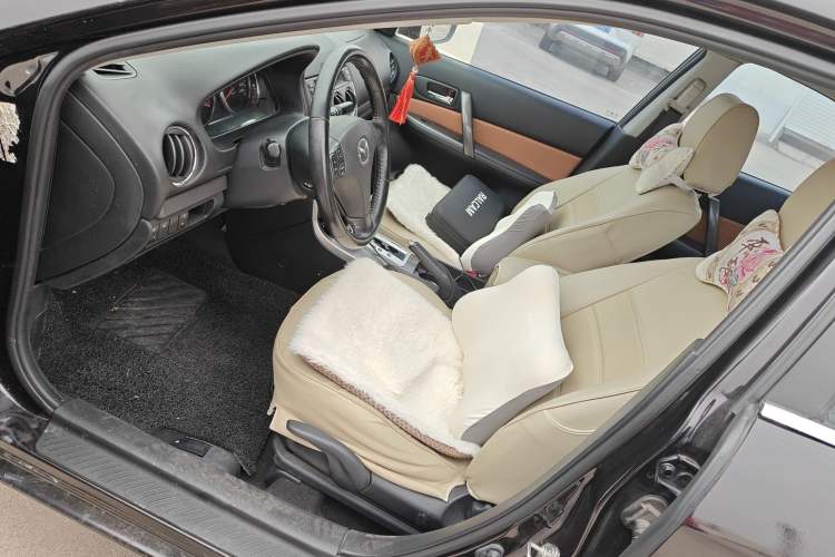 Used Mazda 6 2014 2.0L Automatic Classic Version
