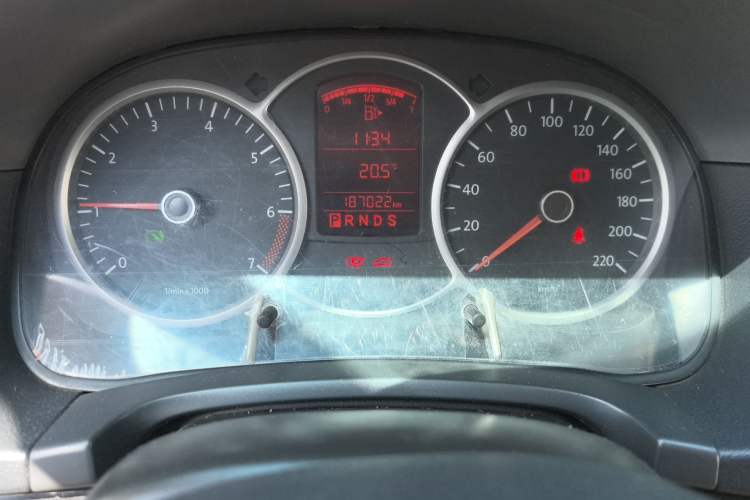 Used Volkswagen Lavida 2008 1.6L Automatic Prestige Edition Odometer Close Up