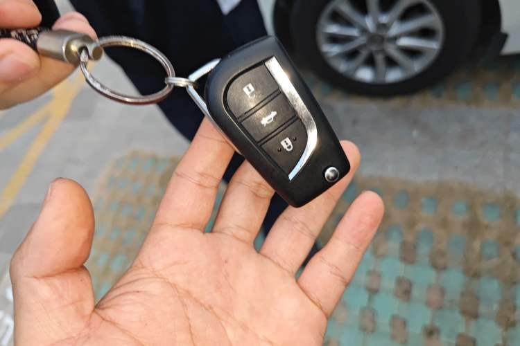 Used Toyota Camry 2016 2.0G 10th Anniversary Leading Edition