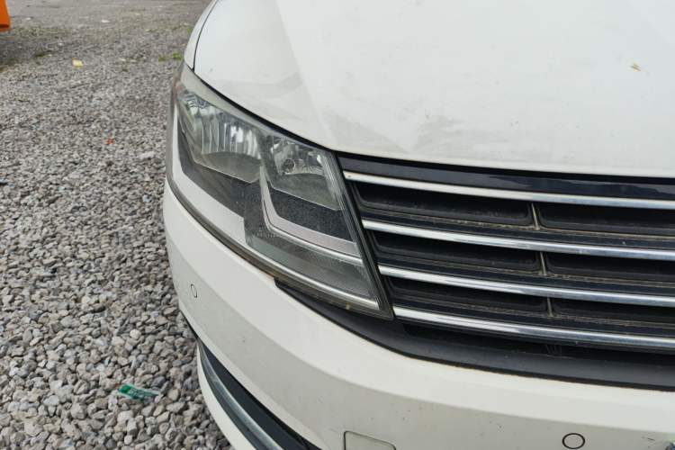 Used Volkswagen Lavida 2017 1.6L Automatic Comfort Edition Right Front Headlight