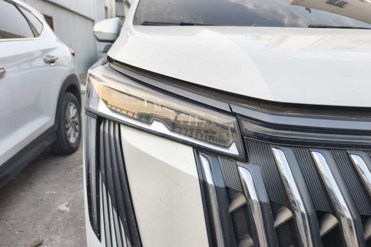 Used GAC Trumpchi M8 2024 Master Series Super Hybrid Edition Right Front Headlight