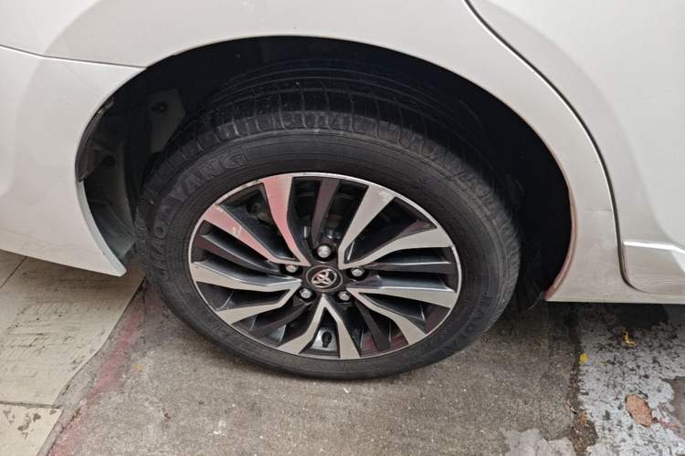 Used Toyota Corolla 2017 Revised Dual-Engine 1.8L E-CVT Elite Edition
