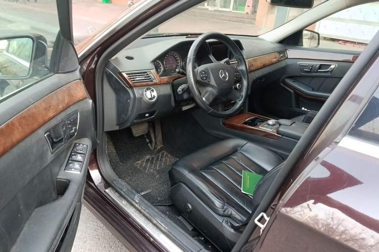 Used Mercedes-Benz E-Class 2011 E 300 L Elegant Model
