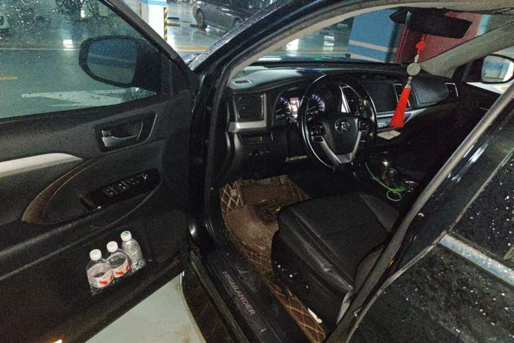 Used Toyota Highlander 2018 2.0T Four-Wheel Drive Prestige Version 7 Seats China VI Standard