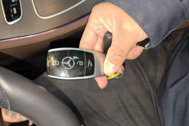 Used Mercedes-Benz E-Class 2020 Restyled E 300 L Sporty and Stylish Edition Vehicle Key