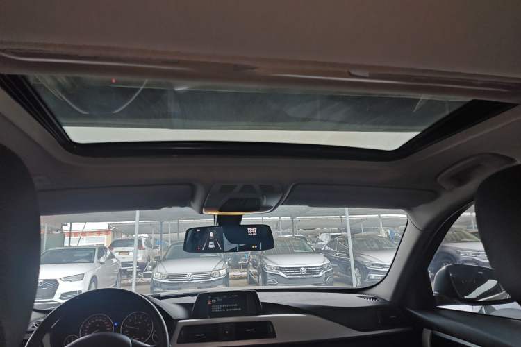 Used BMW 3 Series 2015 320Li Luxury Edition Fashion Model
