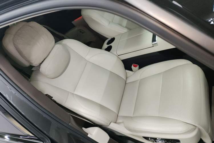 Used Li Auto MEGA 2024 Ultra Model
