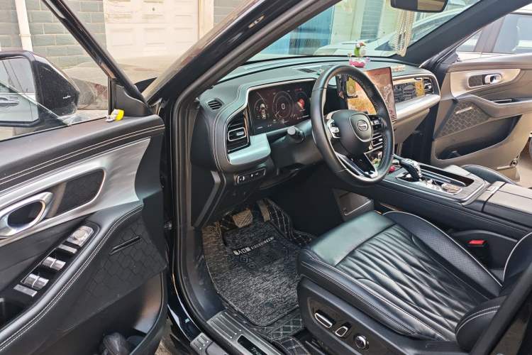 Used GAC Trumpchi GS8 2022 Linghang Series 2.0 TGDI Two-Wheel-Drive Luxury Smart Connectivity Version (7 Seats)
