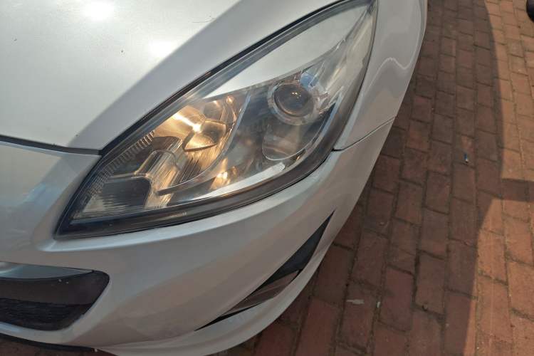 Used CHANGAN Alsvin V5 2012 1.5L Manual Sport Version China IV Standard
