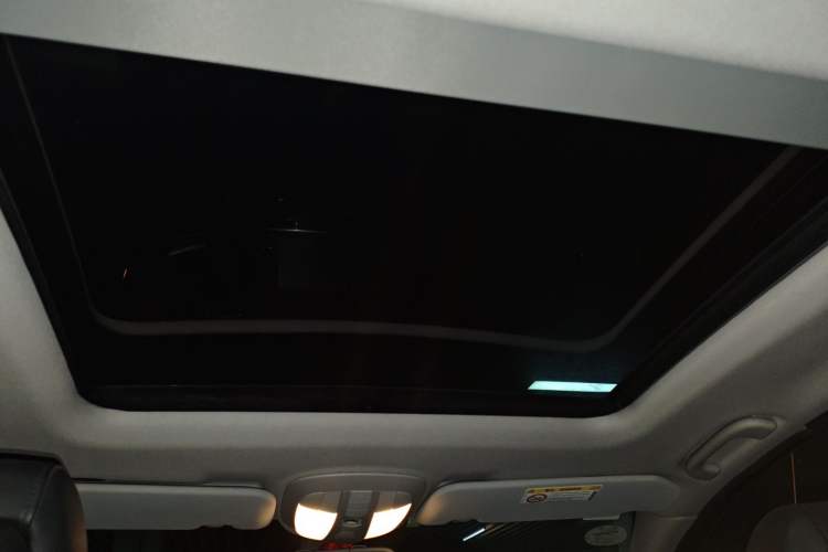 Used Mercedes-Benz R-Class 2017 R 320 4MATIC Business Edition Prestige Model