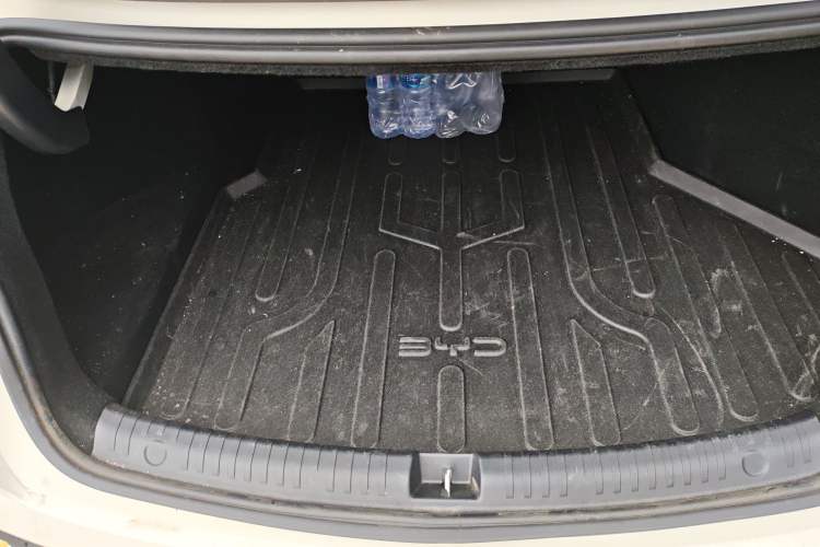 Used BYD Seal 06 New Energy 2026 DM-i Ultra-Enjoyment 128KM Smart Enjoyment Model Trunk