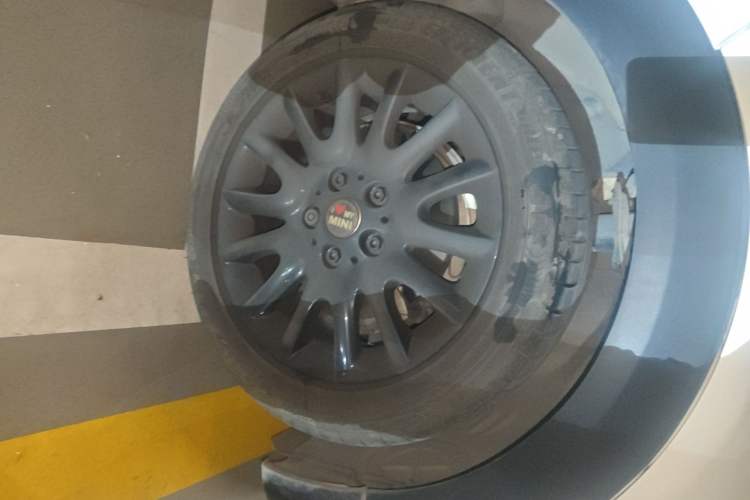 Used MINI 2019 1.5T COOPER Classic Edition Five-Door Version Right Front Wheel Hub