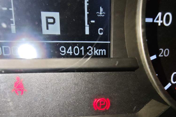 Used Yema T70 2016 1.8T CVT Elegant Model Odometer Close Up