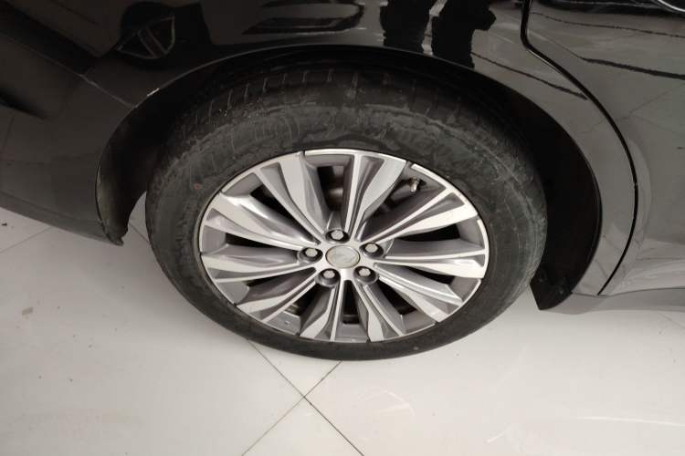 Used Hongqi E-QM5 2022 431 km Charge & Enjoy Edition
