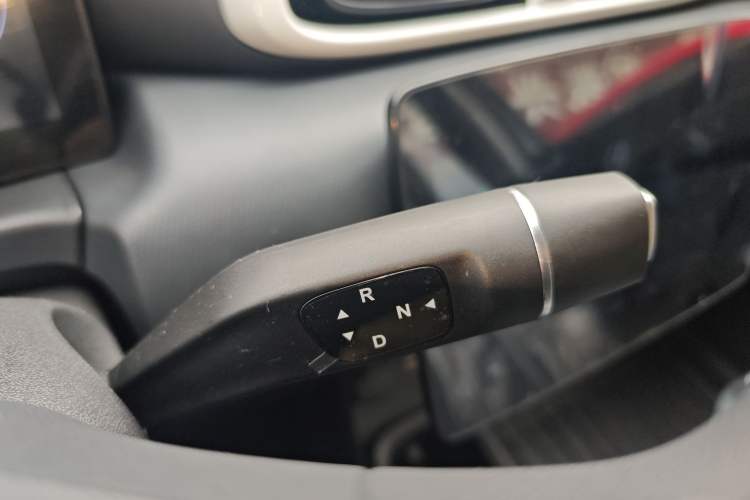 Used Leapmotor T03 2024 310 Comfort Edition Gear Lever