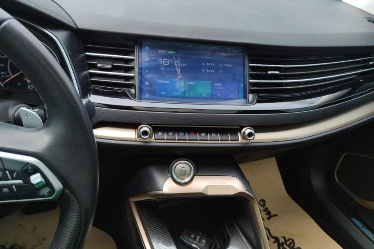 Used Haval H6 2021 1.5 GDIT Automatic Champion Edition Audio And AC Panel