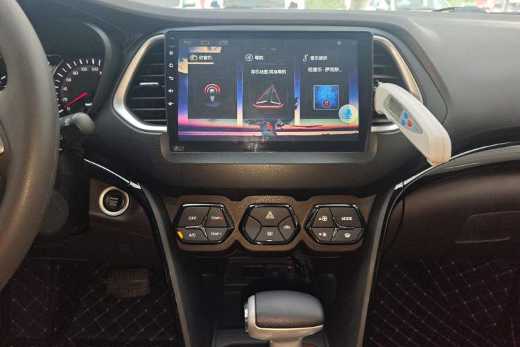 Used GAC Trumpchi GS4 2017 235T Automatic Two-Wheel Drive Elite Edition Audio And AC Panel