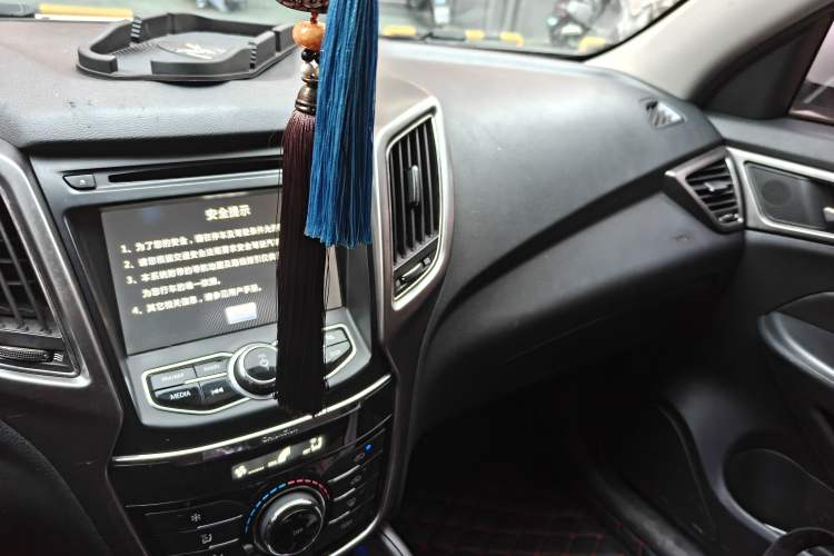 Used Changan CS75 2014 2.0L Manual Luxury Version China IV Standard