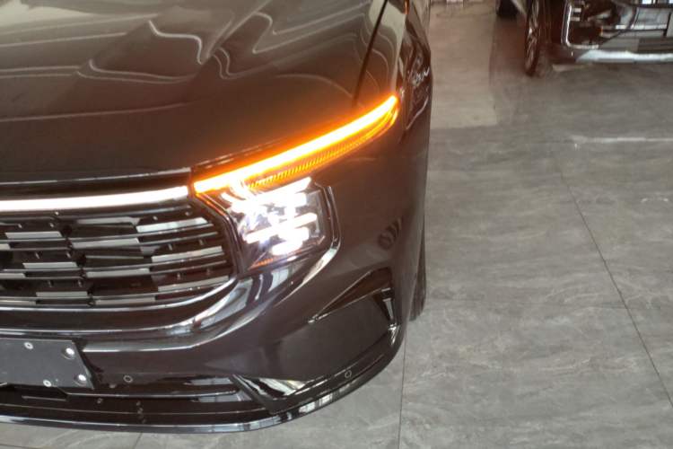 Used Ford Edge 2023 Ford Explorer L 2.0T EcoBoost Four-Wheel Drive 7-Seater Supreme Model
