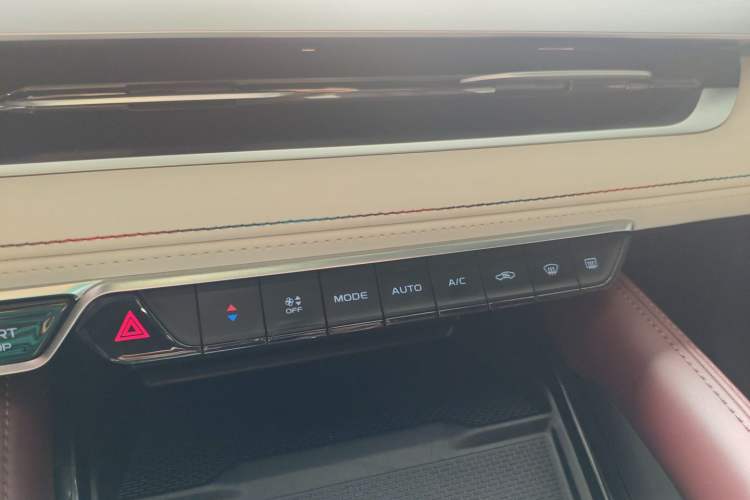 Used Geely Auto Monjaro L 2021 2.0TD High-Power Automatic All-Wheel-Drive Flagship Version Audio And AC Panel