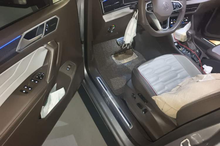 Used Volkswagen Tiguan L 2022 330TSI Automatic Two-Wheel Drive R-Line Flagship Edition Driver Seat