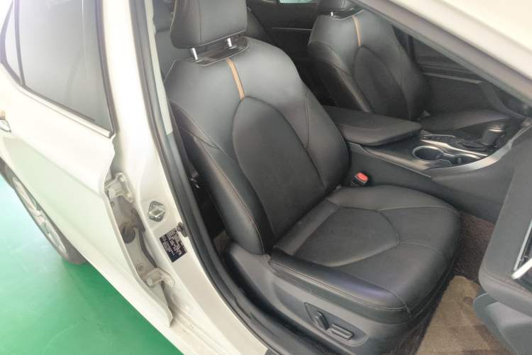 Used Toyota Camry 2021 2.0G Luxury Edition