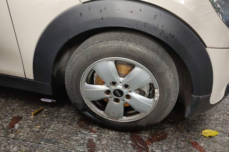 Used MINI 2018 1.5T ONE Five-Door Edition Right Front Wheel Hub