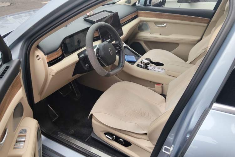 Used Hima AITO M5 2023 Extended-Range Four-Wheel Drive Intelligent Driving Version
