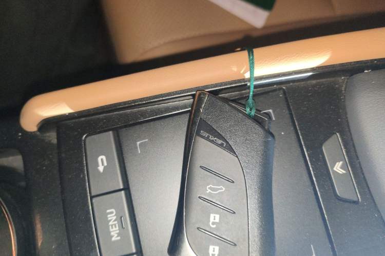 Used Lexus ES 2020 200 Excellence Edition
