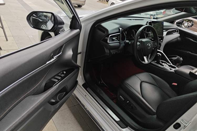 Used Toyota Camry 2023 2.0G Luxury Edition