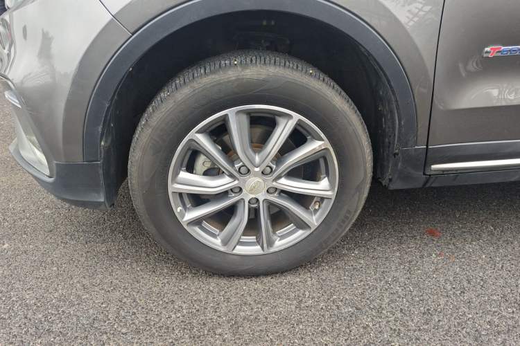 Used Geely Auto Emgrand X7 Sport 2018 1.8TD Automatic Two-Wheel Drive Zhiya Model Exterior 4