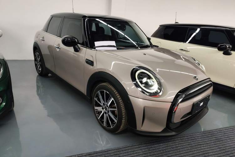Used MINI MINI 2022 Updated 1.5T COOPER Classic Edition Five-Door Version