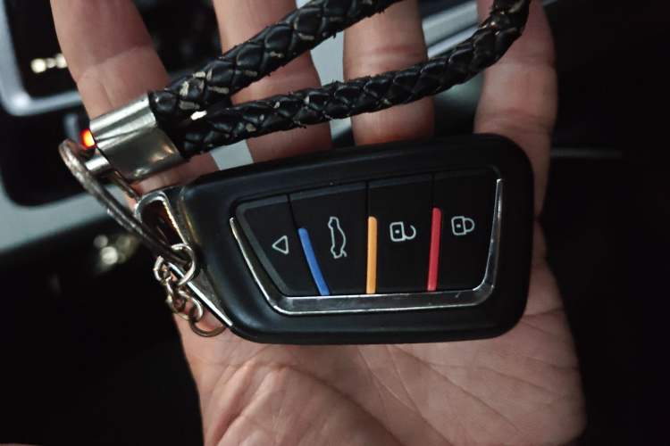 Used Geely Auto Emgrand X7 Sport 2020 1.8TD DCT Two-Wheel Drive Smart Connect 4G-Enabled Version
