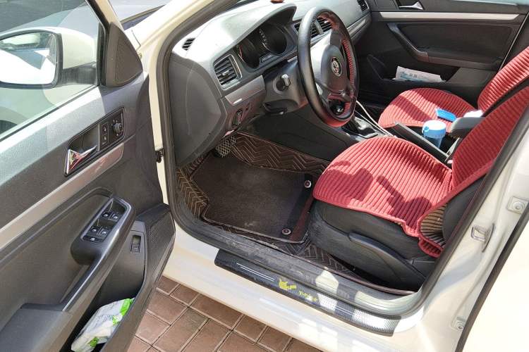 Used Volkswagen Lavida 2017 1.6L Automatic Fashion Edition
