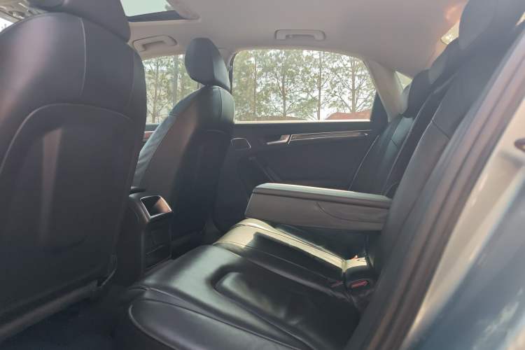 Used Audi A4L 2011 2.0 TFSI Comfort Model