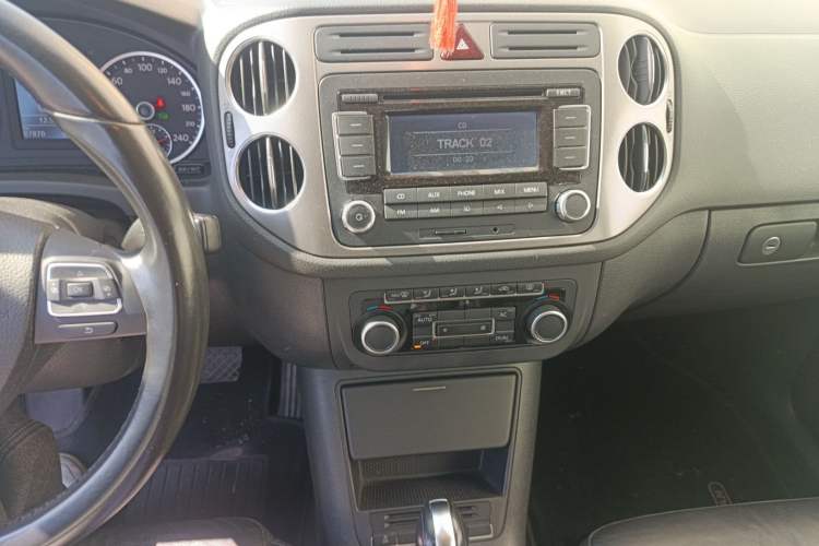 Used Volkswagen Tiguan 2012 1.8TSI Automatic Two-Wheel Drive Trend Edition Audio And AC Panel