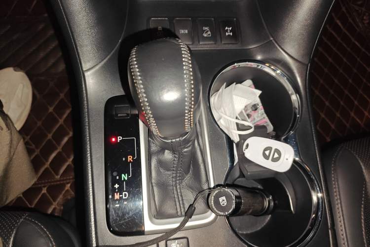 Used Toyota Highlander 2018 2.0T Four-Wheel Drive Prestige Version 7 Seats China VI Standard Gear Lever