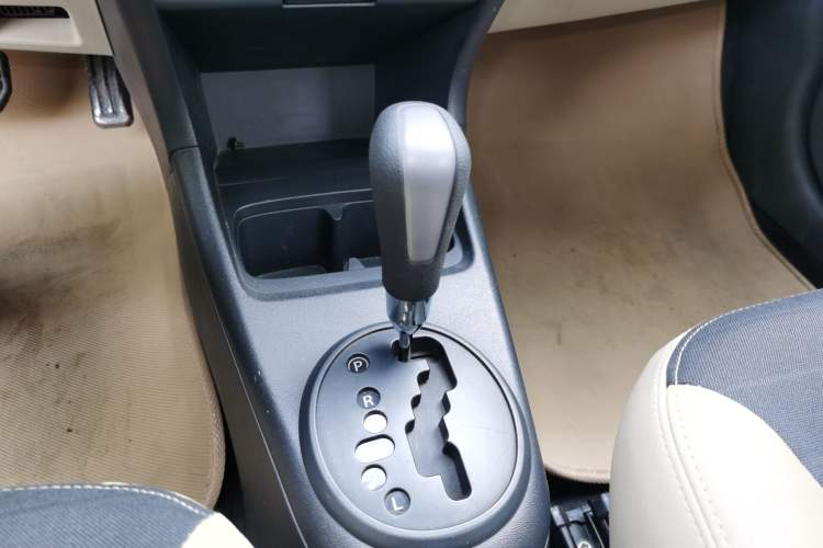 Used Suzuki Alto 2009 1.0L Automatic Luxury Version Gear Lever
