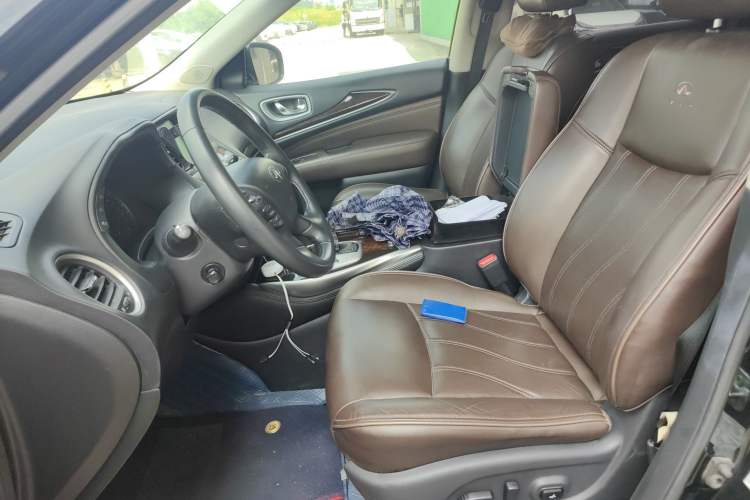 Used Infiniti QX60 2014 2.5 S/C Hybrid Two-Wheel Drive Excellence Edition
