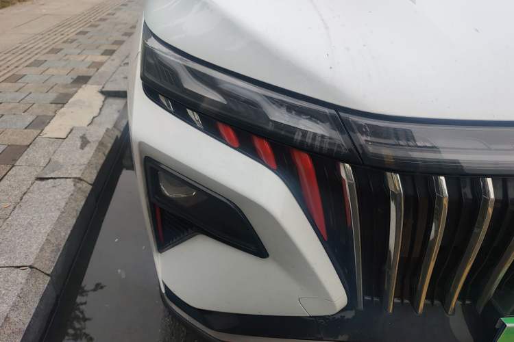 Used Dongfeng Aeolus Huge 2024 Mach Power 1.5T Luxury Model
