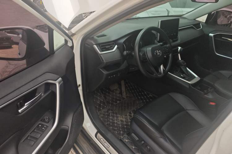 Used Toyota Wildlander 2020 Dual-Motor 2.5L E-CVT Four-Wheel Drive Luxury Edition Driver Seat