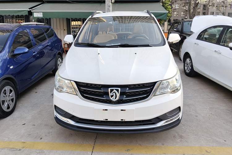 Used Baojun 730 2016 Revised 1.5L Manual Standard Version 7 Seats China V Emission Standard
