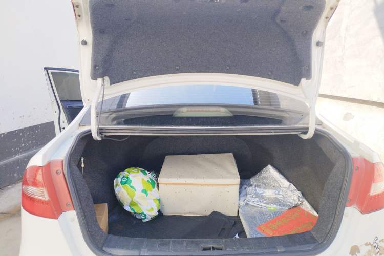 Used JAC Group Heyue 2012 1.5L Manual Luxury Version