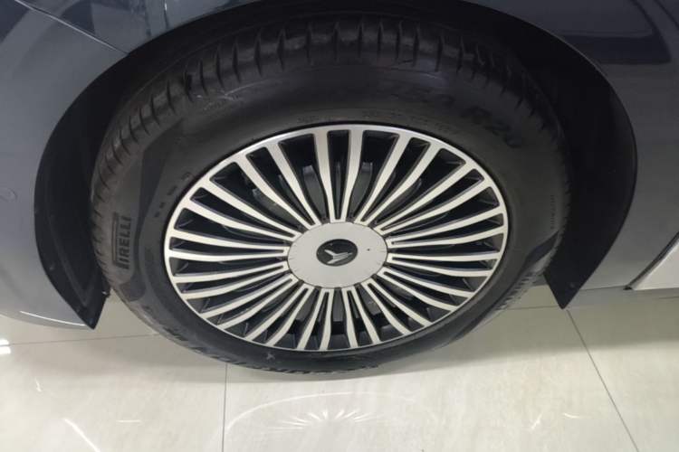 Used VOYAH Dream 2025 PHEV Four-Wheel-Drive Flagship Kunpeng Edition