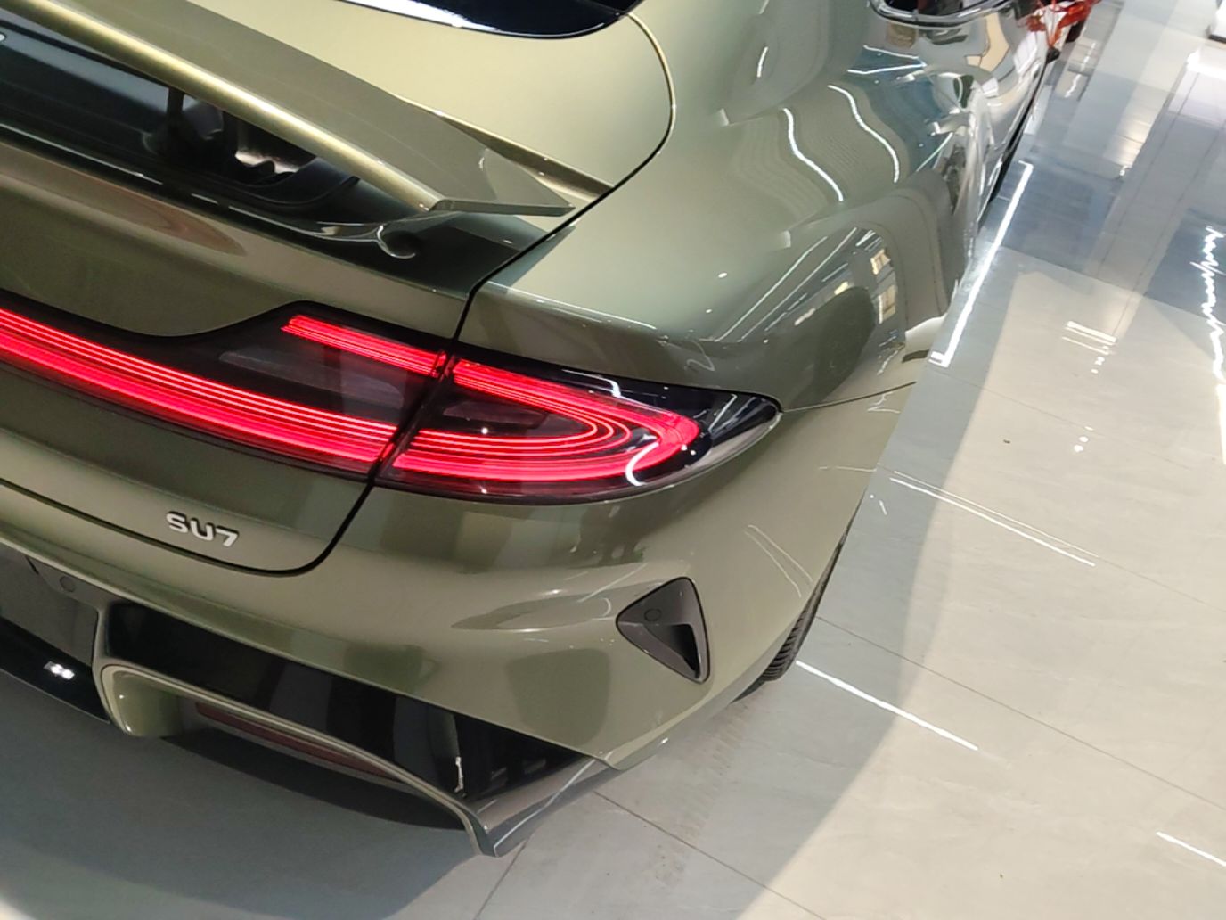 Xiaomi Auto SU7 2024 Rear-Drive Ultra-Long Range Advanced Pro-Level Intelligent Driving Version — снимка 9