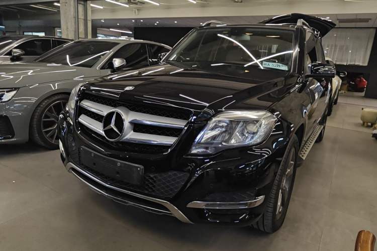 Used Mercedes-Benz GLK-Class 2013 GLK 300 4MATIC Dynamic Sunroof Model